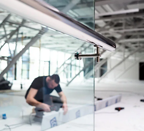 Pompano Beach, FL highly skilled glass repair technicians